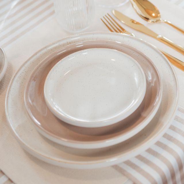 צלחות הגשה סטונוואר Sunder - שמנת