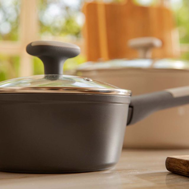 קלחת נון סטיק מסדרת Artisan